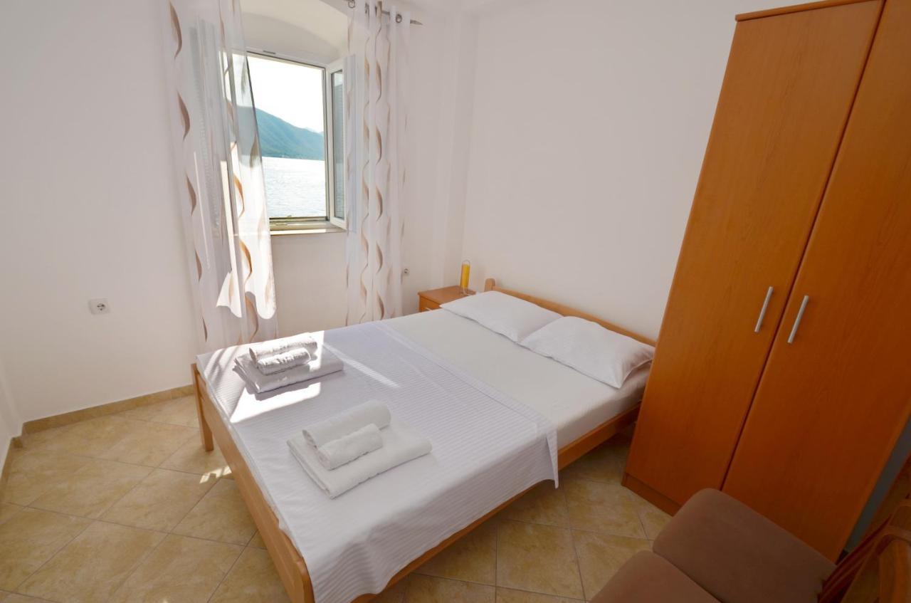 Apartamento Tau Mir I Dobro Kotor Exterior foto