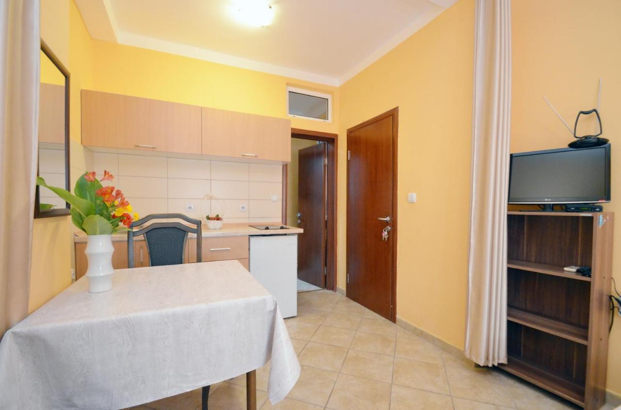 Apartamento Tau Mir I Dobro Kotor Exterior foto