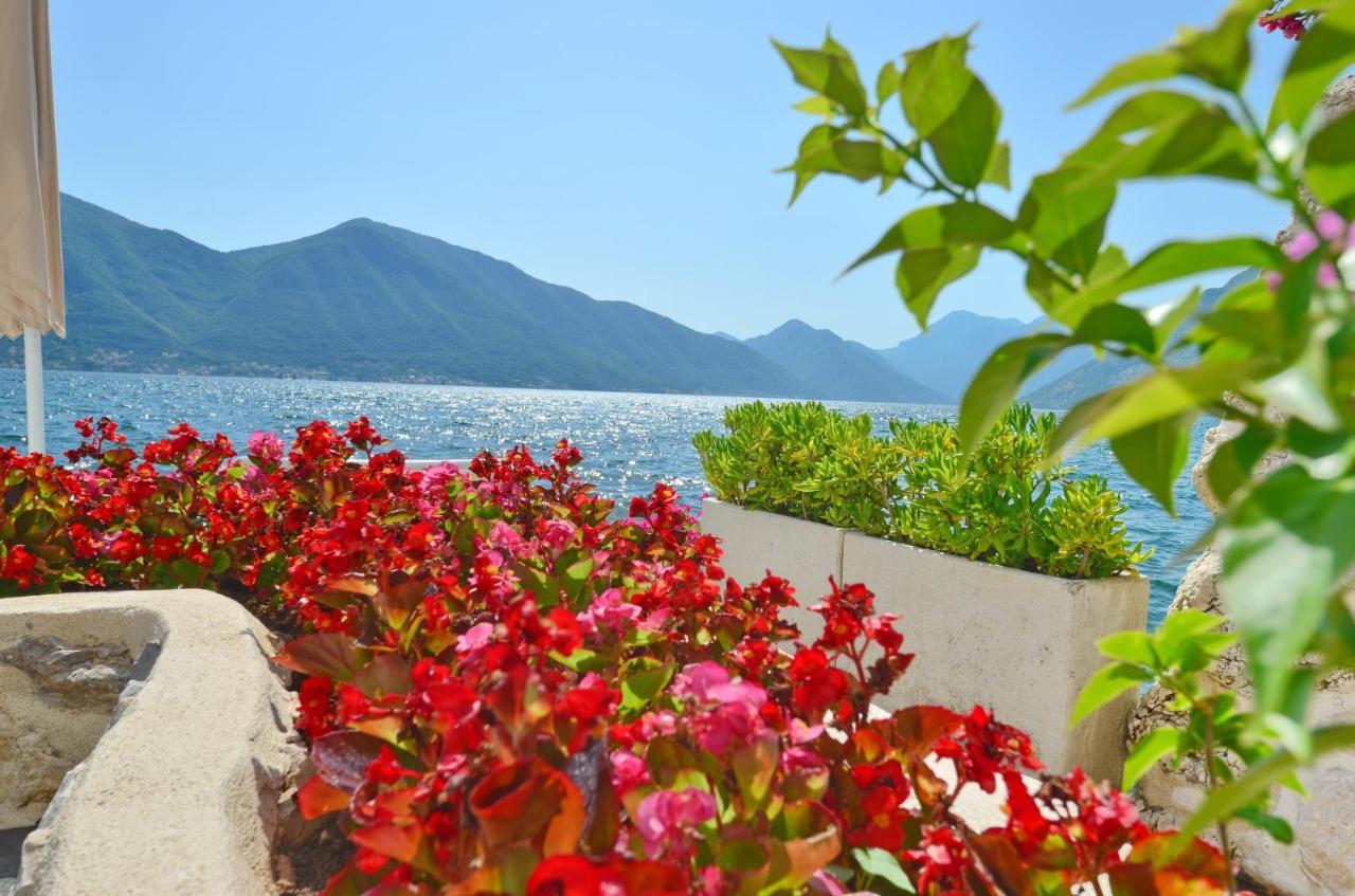Apartamento Tau Mir I Dobro Kotor Exterior foto