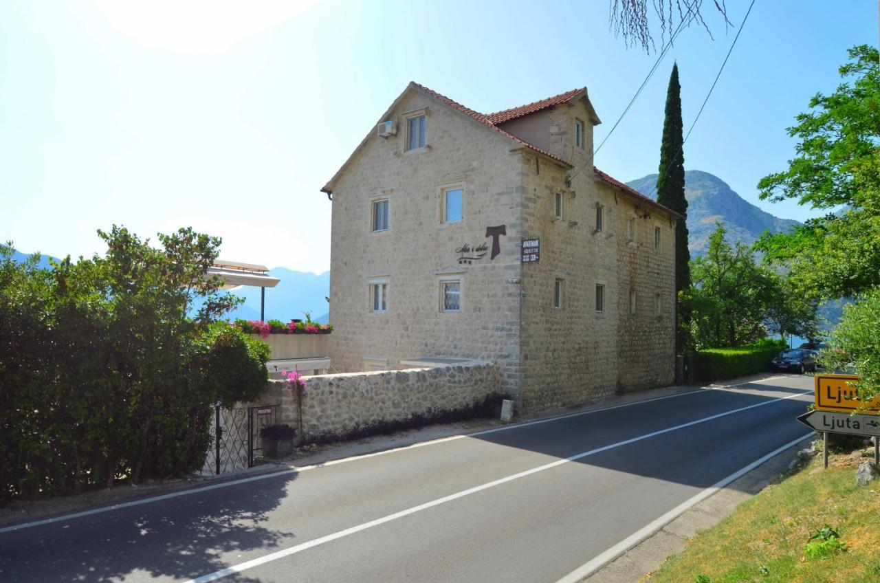 Apartamento Tau Mir I Dobro Kotor Exterior foto