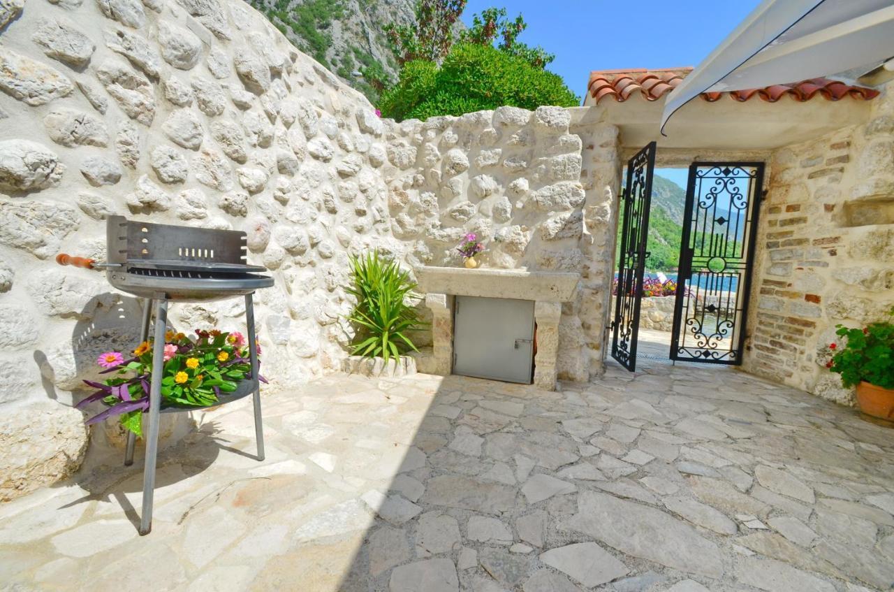 Apartamento Tau Mir I Dobro Kotor Exterior foto