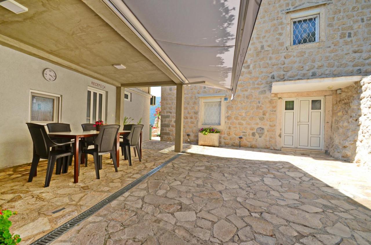 Apartamento Tau Mir I Dobro Kotor Exterior foto